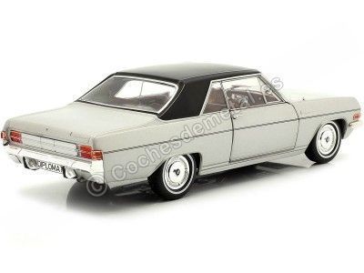 Cochesdemetal.es 1965 Opel Diplomat A V8 Coupé Plata/Negro 1:24 WhiteBox 124082 2