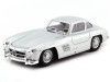 Cochesdemetal.es 1954 Mercedes-Benz 300 SL Gullwing "Alas de Gaviota" W198 Gris Plateado 1:24 Welly 24064