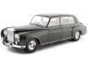 Cochesdemetal.es 1964 Rolls-Royce Phantom v Mulliner Park Ward Limousine Verde Racing 1:18 Paragon Models 38217