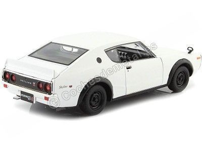 1973 Nissan Skyline 2000 GT-R (KPGC110) Coupe Blanco 1:24 Maisto 31528 Cochesdemetal.es 2
