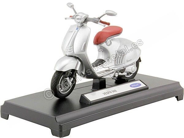 Cochesdemetal.es 2014 Vespa 946 Gris Plata 1:18 Welly 12849