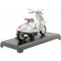 Cochesdemetal.es 2014 Vespa 946 Gris Plata 1:18 Welly 12849