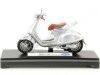 Cochesdemetal.es 2014 Vespa 946 Gris Plata 1:18 Welly 12849
