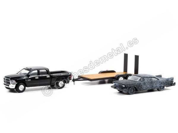 Cochesdemetal.es 1958 Plymouth Fury Chamuscado + 2018 Dodge Ram 2500 + Remolque Christine "Hollywood Hitch & Tow Series 9" 1:64
