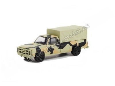 Cochesdemetal.es 1984 Chevrolet M1008 Camouflage CUCV avec couverture de cargaison "Battalion 64 Série 1" 1:64 Greenlight 61010E