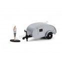 Cochesdemetal.es 1956 Caravana Teardrop Trailer + Mochilero "Homes Homes Series 10" 1:64 Greenlight 34100F