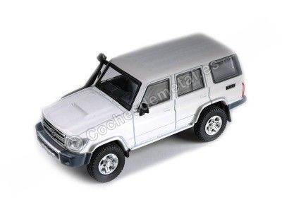 Cochesdemetal.es 2014 Toyota Land Cruiser LC76 Vanille française 1:64 Modèles Paragon 55311