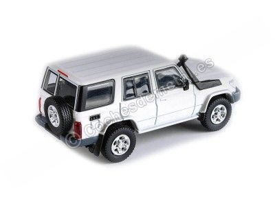 Cochesdemetal.es 2014 Toyota Land Cruiser LC76 Vanille française 1:64 Modèles Paragon 55311 2