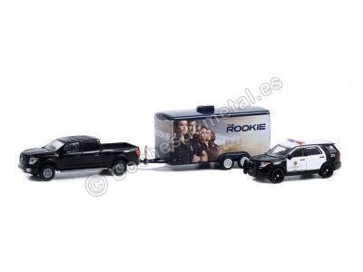 2019 Nissan Titan Pro-4X + Trailer The Rookie + Ford Police Interceptor "Hollywood Hitch & Tow Series 10" 1:64 Greenlight 311...