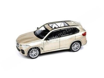 Cochesdemetal.es 2018 BMW X5 (G05) Sunstone 1:64 Paragon Models 55187