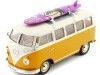 Cochesdemetal.es 1963 Volkswagen VW T1 Bus Con Tabla de Surf Amarillo/Beige 1:24 Welly 22095