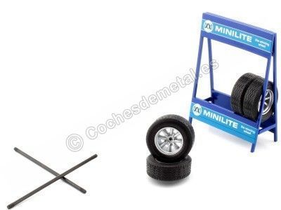 CARSDEMETAL.ES MINILITE Wheel Exposant avec deux axes et quatre roues 1:18 IXO MODELS SET010W