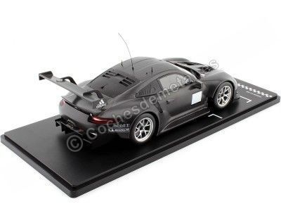 Cochesdemetal.es 2020 Porsche 911 RSR Test Car Pre-Temporada Negro Mate 1:18 IXO Models LEGT18057 2
