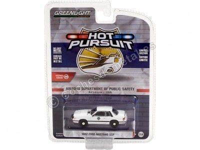 Cochesdemetal.es 1982 Ford Mustang SSP Seguridad Pública Arizona "Hot Pursuit Series 39" 1:64 Greenlight 42970a 2