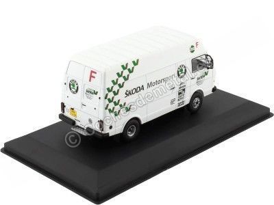 Cochesdemetal.es 1989 Volkswagen VW LT45 LWB Skoda Motorsport 1:43 IXO Models RAC412.22 2