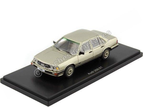 Cochesdemetal.es 1980 Audi 200 (Typ 43) Beige Metalizado 1:43 NEO Scale Models 49589