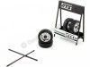 Cochesdemetal.es Expositor de Ruedas ATS Cup con Dos Ejes y Cuatro Ruedas 1:18 IXO Models SET012W