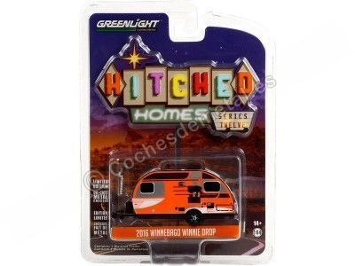 Cochesdemetal.es 2016 Caravana Winnebago Winnie Drop Naranja "Hitched Homes Series 12" 1:64 Greenlight 34120d 2