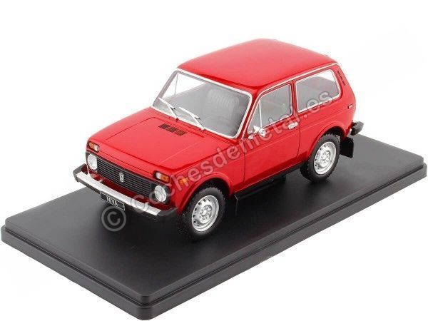 Cochesdemetal.es 1976 Lada Niva Rojo 1:24 WhiteBox 124133