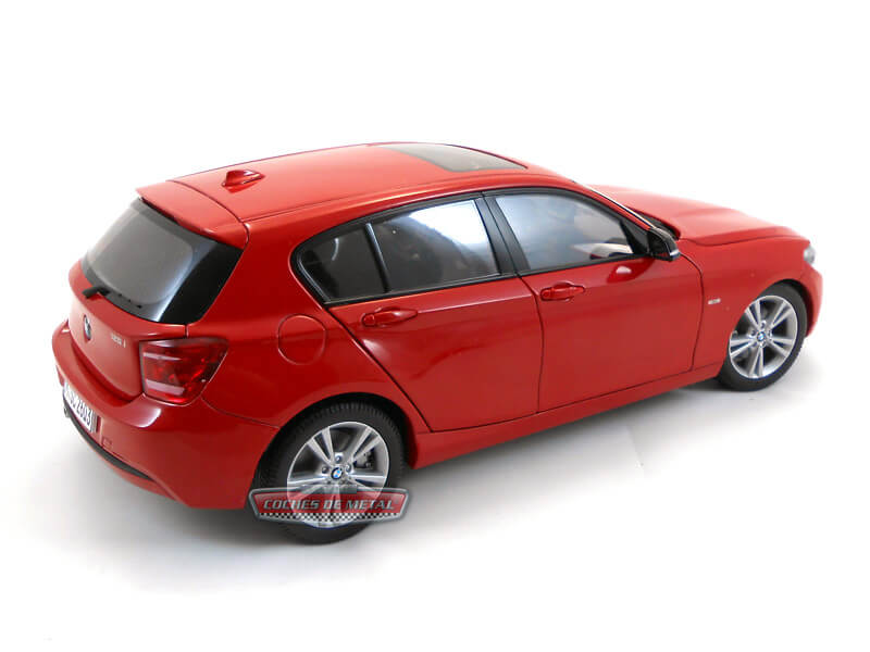 JADI Paragon BMW F20 Serie 1 Rojo 1/18 Modelo de coche fundido  a troquel : Arte y Manualidades