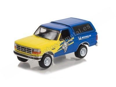 Cochesdemetal.es 1996 Ford Bronco XL Neumáticos Michelin "Blue Collar Collection Series 11" 1:64 Greenlight 35240D