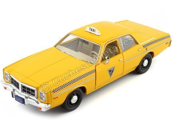 Cochesdemetal.es 1982 Dodge Monaco City Cab Taxi "Rocky III" Amarillo 1:24 Greenlight 84161