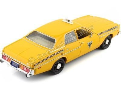 Cochesdemetal.es 1982 Dodge Monaco City Cab Taxi "Rocky III" Amarillo 1:24 Greenlight 84161 2