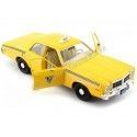 Cochesdemetal.es 1982 Dodge Monaco City Cab Taxi "Rocky III" Amarillo 1:24 Greenlight 84161