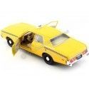 Cochesdemetal.es 1982 Dodge Monaco City Cab Taxi "Rocky III" Amarillo 1:24 Greenlight 84161
