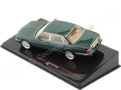 Cochesdemetal.es 1998 Jaguar XJ8 (X308) RHD Verde Metalizado 1:43 IXO Models CLC456N.22 2