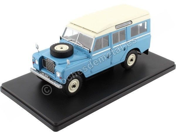 Cochesdemetal.es 1958 Land Rover Series III 109 Azul Claro 1:24 WhiteBox 124150