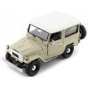 Cochesdemetal.es 1974 Toyota FJ40 Hard Top Beige / Blanco 1:24 Motor Max 79323