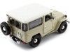 Cochesdemetal.es 1974 Toyota FJ40 Hard Top Beige / Blanco 1:24 Motor Max 79323