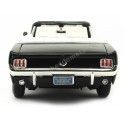 1964 Ford Mustang 1-2 Convertible Negro-Blanco1:18 Motor Max 73145 Cochesdemetal 4 - Coches de Metal 