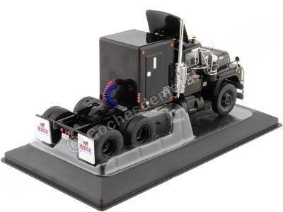 Cochesdemetal.es 1966 Cabeza Tractora Mack R-Series 3 Ejes Negro 1:43 IXO Models TR100 2