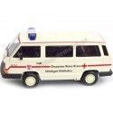 Cochesdemetal.es 1987 Volkswagen Bus T3 Syncro Cruz Roja Alemana 1:18 KK-Scale KKDC180968