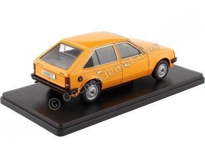 Cochesdemetal.es 1979 Opel Kadett D Naranja 1:24 WhiteBox 124114 2