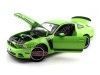 2013 Ford Mustang BOSS 302 Verde 1:18 Shelby Collectibles 453 Cochesdemetal 10 - Coches de Metal 