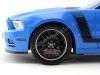 2013 Ford Mustang BOSS 302 Azul 1:18 Shelby Collectibles 450 Cochesdemetal 4 - Coches de Metal 
