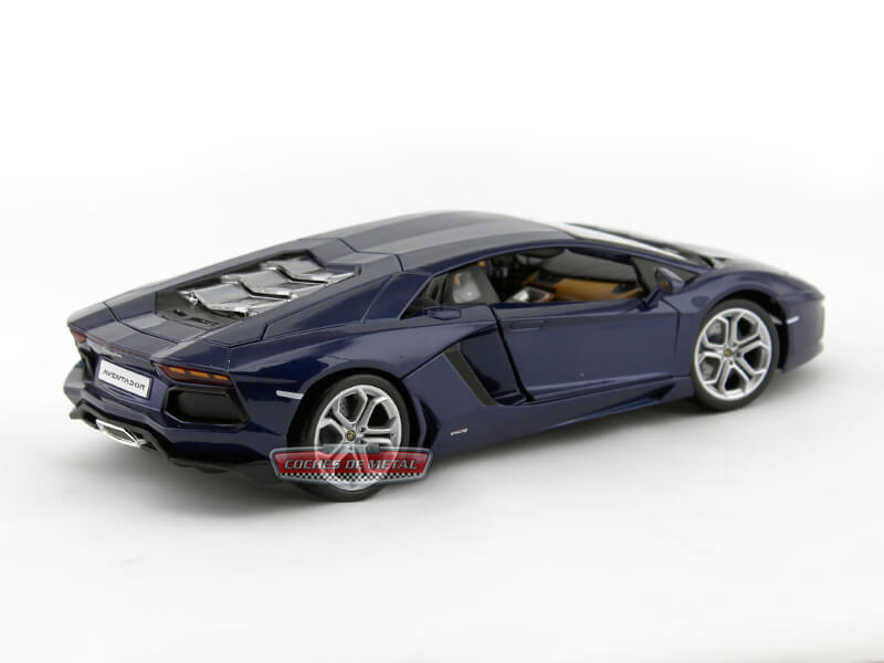 2011 Lamborghini Aventador LP700-4 Azul marino 1:18 Bburago 11033