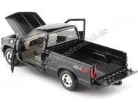 Cochesdemetal.es 1992 Chevrolet 1500 Pickup 454 SS Negro 1:24 Motor Max 73203