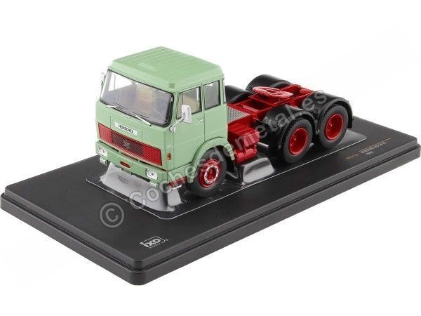 Cochesdemetal.es 1966 Henschel HS 19 TS Verde/Rojo 1:43 IXO Models TR151.22