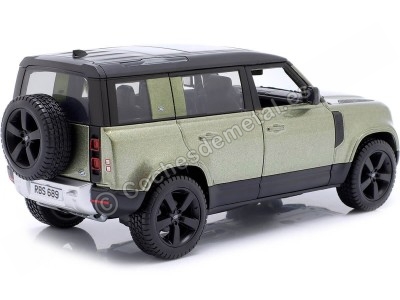 CARSDEMETAL.ES 2022 LAND ROVER DEFEND 110 PLEAR GREEN METALLIC 1:24 BBURAGO 18-21101 2