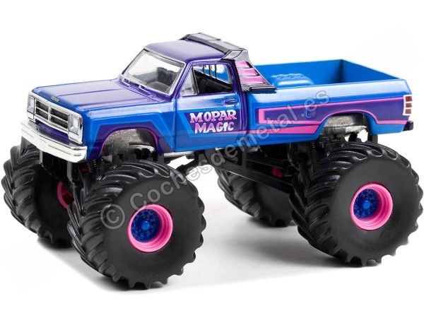 Cochesdemetal.es 1983 Dodge Ram W350 Mopar Magic "Kings of Crunch Series 12" 1:64 Greenlight 49120A