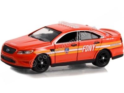 Cochesdemetal.es 2016 Ford Police Interceptor City of New York "Primera Respuesta Series 1" 1:64 Greenlight 67040C