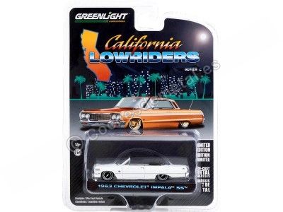 Cochesdemetal.es 1964 Chevrolet Impala SS Convertible "California Lowriders Series 2" 1:64 Greenlight 63030C 2