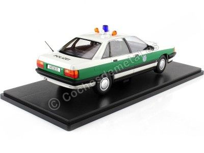 Cochesdemetal.es 1989 Audi 100 2.3E C3 Policía Alemana Verde/Blanco 1:18 Triple-9 1800354 2