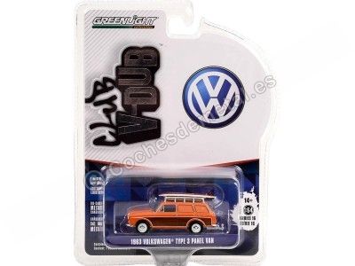 Cochesdemetal.es 1963 Volkswagen VW Type 3 Panel Con Tabla de Surf "Club Vee-Dub Series 16" 1:64 Greenlight 36070A 2