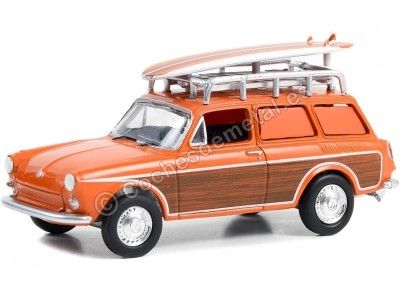 Cochesdemetal.es 1963 Volkswagen VW Type 3 Panel Con Tabla de Surf "Club Vee-Dub Series 16" 1:64 Greenlight 36070A