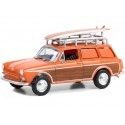 Cochesdemetal.es 1963 Volkswagen VW Type 3 Panel Con Tabla de Surf "Club Vee-Dub Series 16" 1:64 Greenlight 36070A